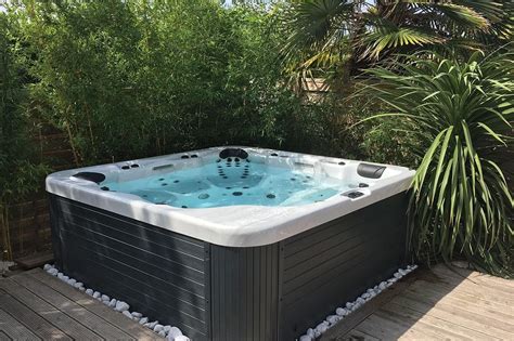 Votre Spa De Type Jacuzzi Chez Vous En Int Rieur Comme En Ext Rieur