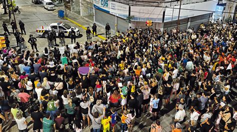 El INAU analiza si la arenga de una mujer durante la manifestación por