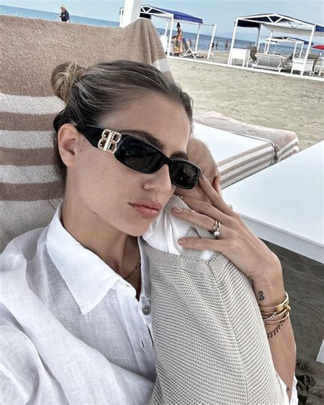 Cristina Marino Festeggia 32 Anni Compleanno Intimo Con Gli Affetti