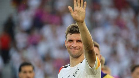 Offiziell Fc Bayern Star Thomas Müller Beendet Seine Dfb Karriere