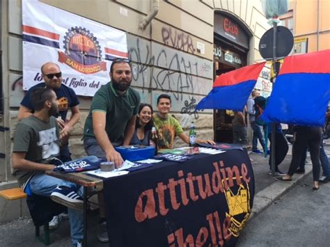 Roma Duemila Persone In Strada Per Il Carnevale Di San Lorenzo