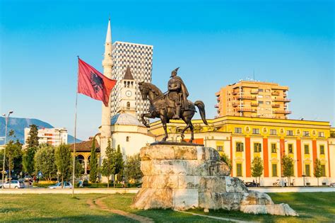 Tirana De Albania【guía De Viaje Consejos Fotos】→ 2023