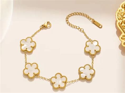 Lucky Clover Bracelet K Gold Plated Clover Motifs Four Leaf