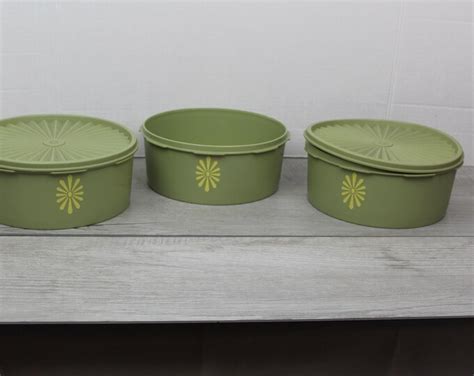 Vintage Tupperware Canisters Storage Plastic Containers Avocado Green Starburst 1204 Servalier