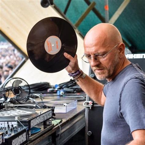 Off | Фотогалерея | Диско Энциклопедия