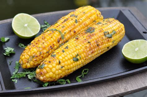 Gegrillter Mais Maiskolben Mit Basilikum Limettenbutter BBQPit De