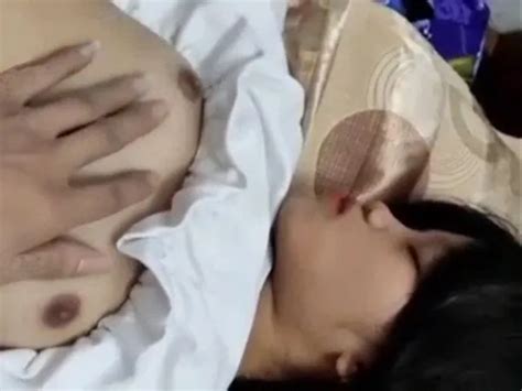 Xem phim sex Xuất tinh lên người em sinh viên mới lớn