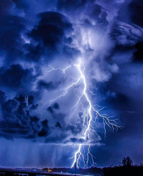 Pin by Linda Williams on Lightning photography | Lightning photography ...