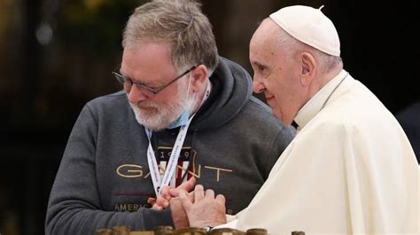 El encuentro con el corazón abierto y la mano tendida del papa