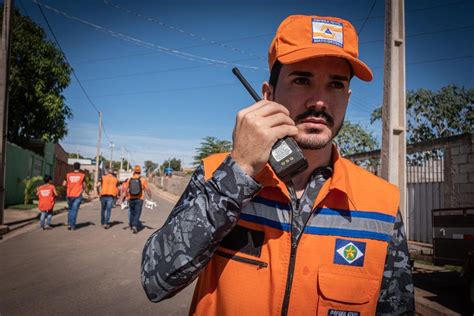 Defesa Civil Estadual Mant M Equipes De Monitoramento E Orienta