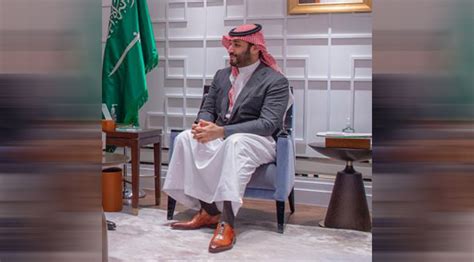 حذاء وجاكيت محمد بن سلمان وفيديو كيف تعامل إعلام كوريا مع زيارته يثير