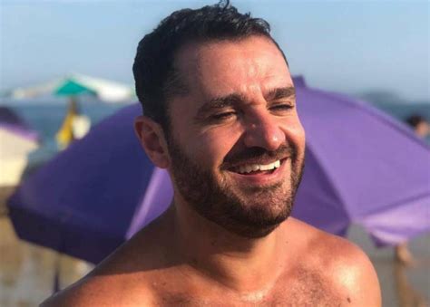 Marcelo Cosme Jornalista Da Globo Tem Nudes Vazados No Tinder E No Grindr