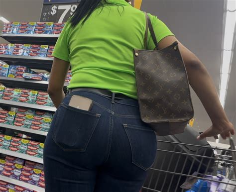 This Latina Milf Has So Much Ass In Jeans Face Shots OC Tight Jeans Forum