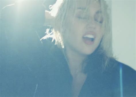 Miley Cyrus Announces New Album Endless Summer Vacation 12thblog