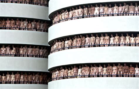 N Architektur Naked Volunteers Pose For Spencer Tunick In The