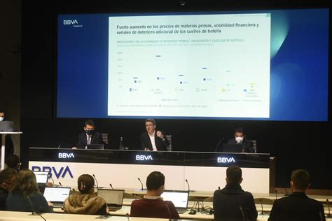 BBVA Research rebaja sus previsiones de crecimiento en España por el