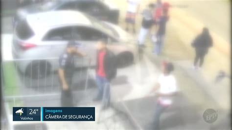 Vídeo Imagens mostram momento em que atirador abre fogo em frente a