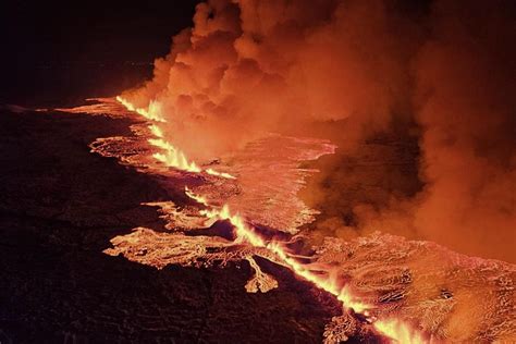 Aix Ha Estat El Moment De L Erupci Del Volc A Isl Ndia V Deo