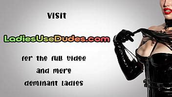 Vestuario doms pegging tio en grupo strapon sesión XVIDEOS