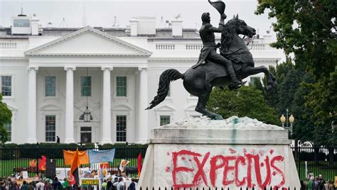 Climate protesters arrested after occupying federal government building