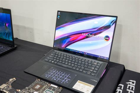 Here's some sneak peeks of the actual ASUS laptops announced during CES ...