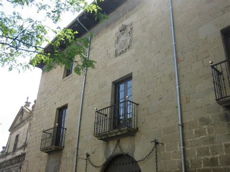 Casa Con Escudo San Martin De Unx Navarra