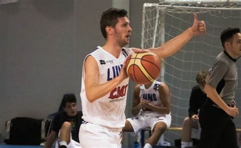 Basket Serie C Silver Luino Si Impone A Casorate E Ora Punta Al