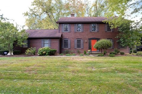3726 Old Colony Drive Nw Canton Oh 44718 Mls Id 5069021 Cutler