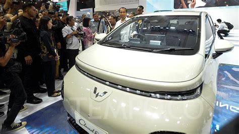 Jokowi Buka Pameran Otomotif IIMS 2024 Foto Gooto