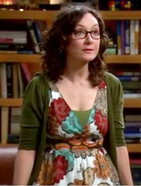 Leslie Winkle - Big Bang Theory - Sara Gilbert - Character profile - Writeups.org