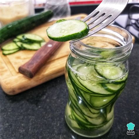 Picles de pepino japonês fatiado sem cozinhar veja