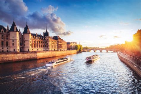 Seine River Stock Photos, Pictures & Royalty-Free Images - iStock