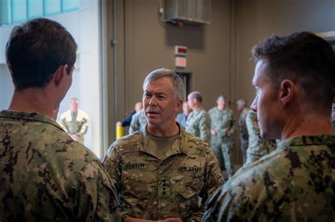 Dvids News Ussocom Commander Visits Naval Special Warfare Command