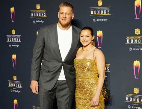 J J Watt Helps Houston Texans Fan Pay For Grandfather S Funeral