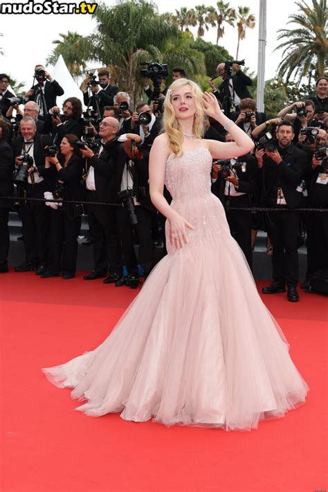Elle Fanning Ellefanning Nude Onlyfans Photo Nudostar Tv