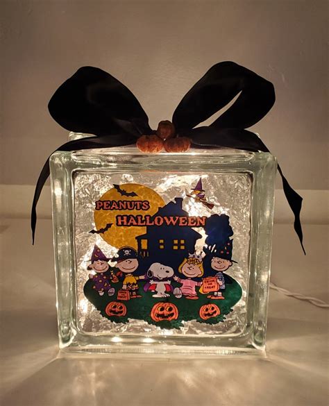 Charlie Brown Halloween Decorations Halloween Peanuts and Gang Glass ...