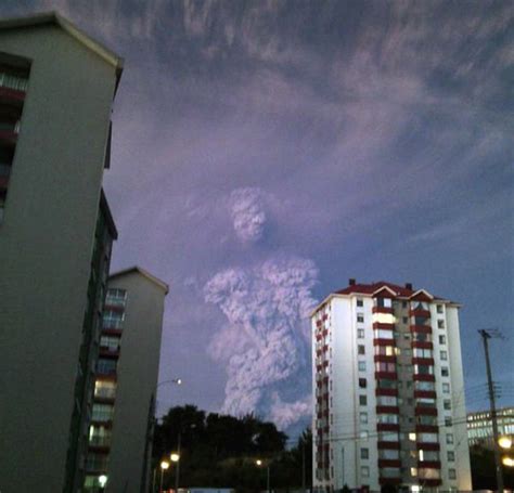 Human-shaped ash cloud appears over Calbuco volcano - Strange Sounds