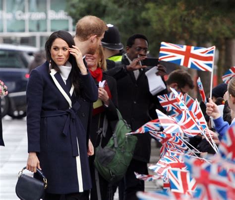 Vidéo Le prince Harry et sa fiancée Meghan Markle viennent célébrer