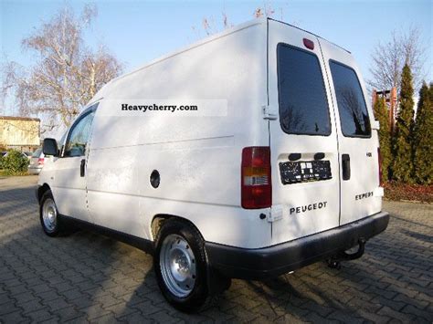 Peugeot Expert HDI 2002 Box Type Delivery Van Photo And Specs