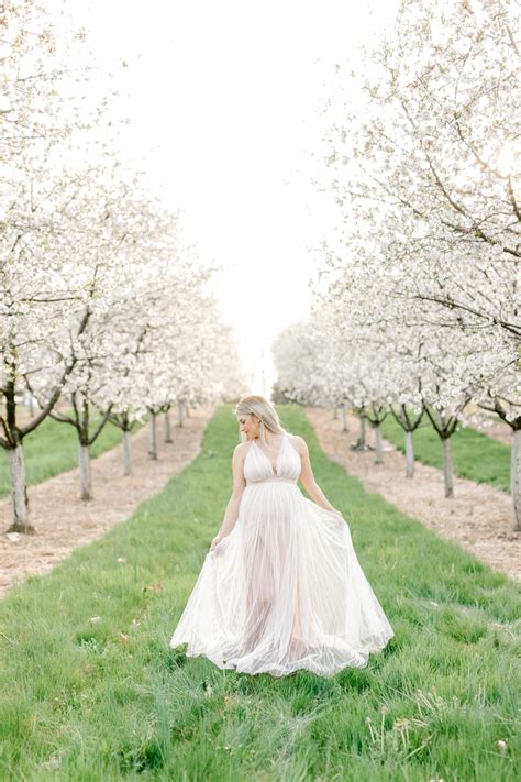 Spring Cherry Blossom Maternity Session Jaky Chuk Mattawan