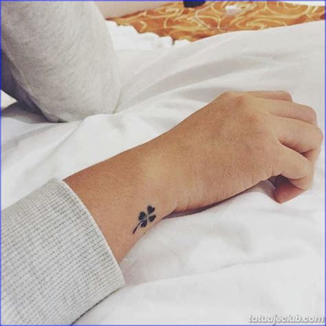 Tatuajes De Hermanos Pequeños Conseguir Un Tatuaje De Símbolo De