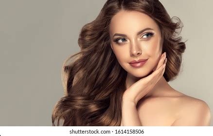 Beauty Brunette Girl Long Shiny Wavy Stock Photo 1582834483 Shutterstock