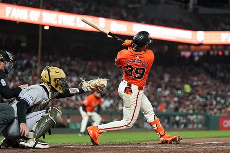 Giants Rally Snap Rockies Winning Streak Sport Relay