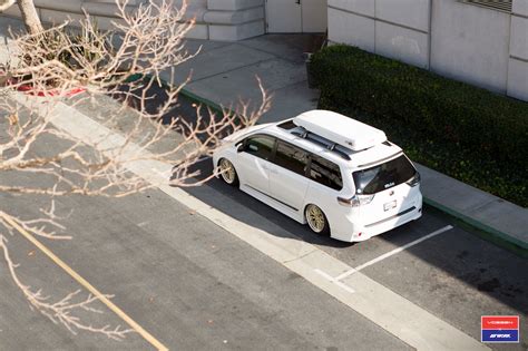 Toyota Sienna Vossen X Work Series Vws