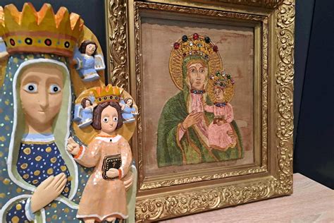 W Muzeum Częstochowskim Karuzela Z Madonnami Jedna Z Nich