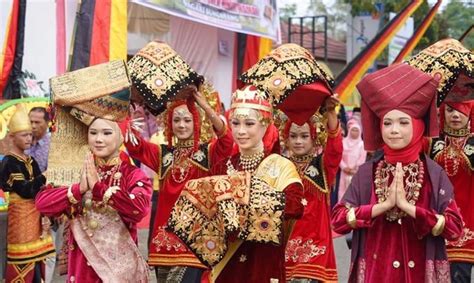 Mengenali Lebih Dalam Tari Pasambahan Sebagai Budaya Minangkabau