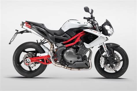 Motorrad Vergleich Benelli Tnt 1130 2005 Vs Benelli Tnt 899 2016