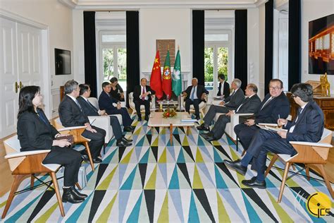 Encontro Entre O Chefe Do Executivo Ho Iat Seng E O Primeiro Ministro