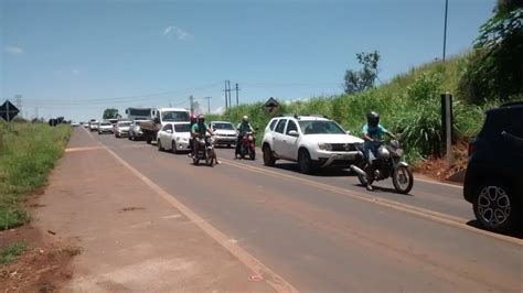 Carreta Fica Presa Em Viaduto De Acesso Br Em Uberl Ndia