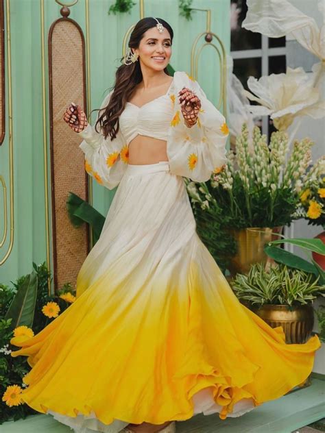 Buy Delightful Yellow And White Organza Digital Print Lehenga Choli At